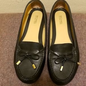 Preloved Michael Kors Leather Loafers!